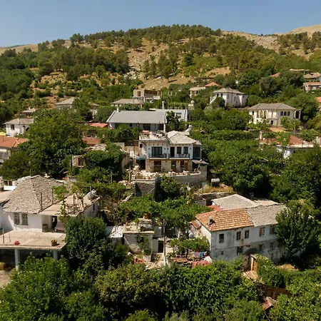 Maison d'hôtes The Golden View Gjirokastër