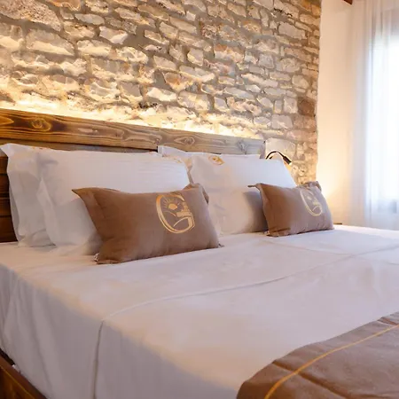 The Golden View 3* Gjirokastër