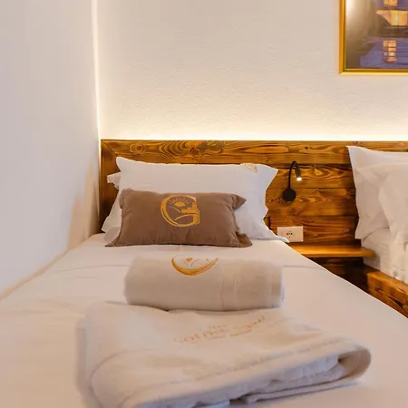 The Golden View 3*